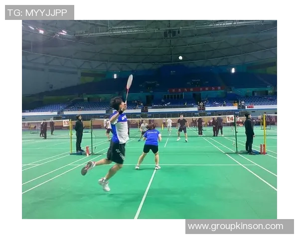 重庆羽毛球队与南京羽毛球队赛后复盘团队协作的精彩瞬间与经验分享